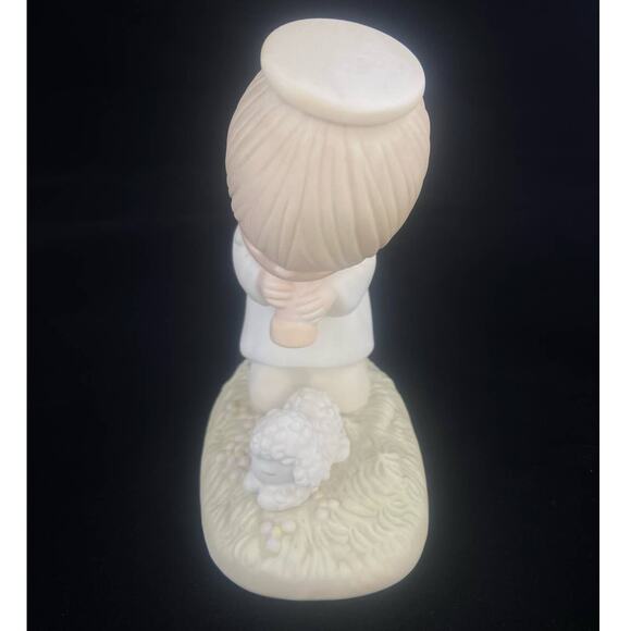 Precious Moments Collector's Club 1983 "God's Ray Of Mercy" Figurine - Picture 2 of 7